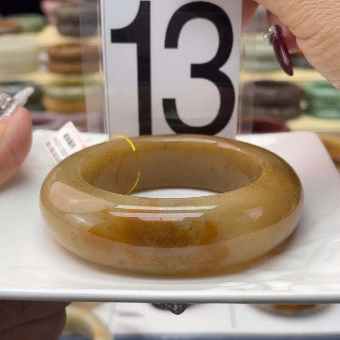 【闪购商品】石英质玉手镯未镶嵌