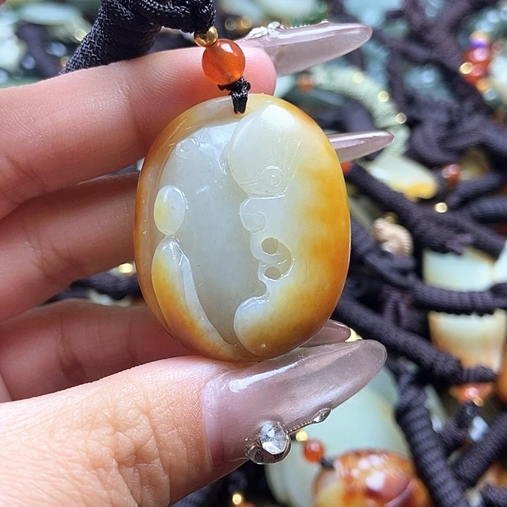 和田玉颈饰未镶嵌