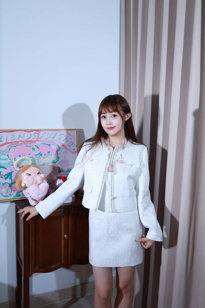 【小喜·裳欢喜】'白月光'上久楷正品丝毛八达晕织银小香风套装