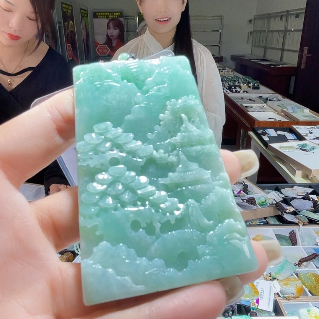 翡翠未镶嵌颈饰一