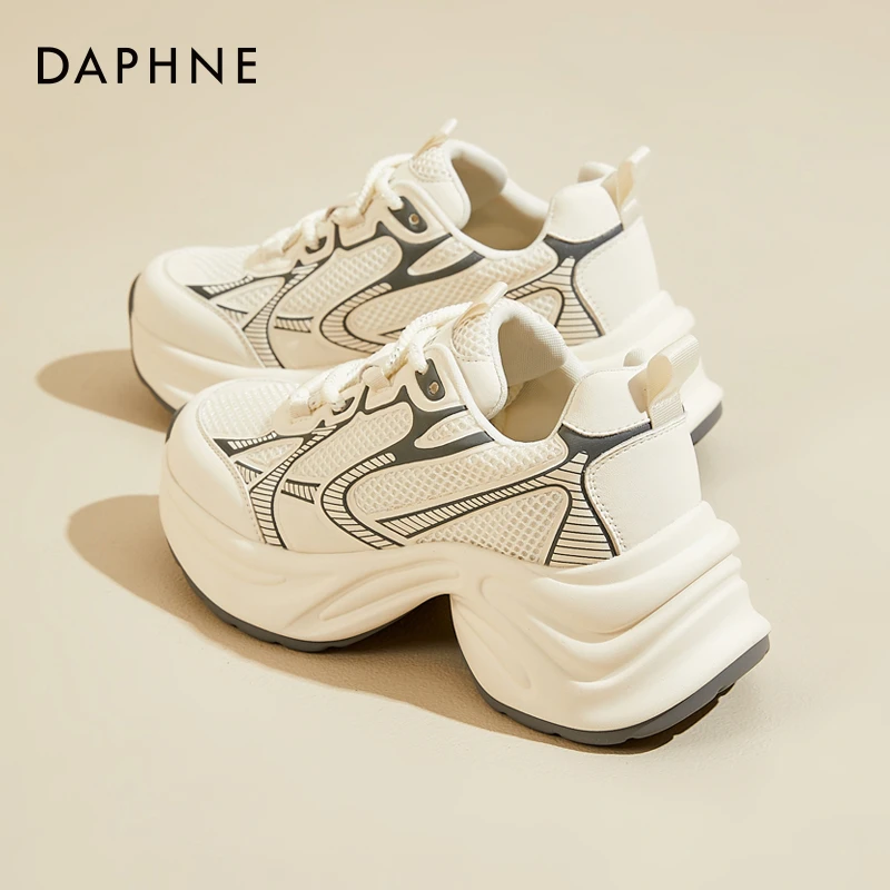 达芙妮女鞋显脚小厚底老爹鞋新款春季增高小白鞋百搭运动通勤日常