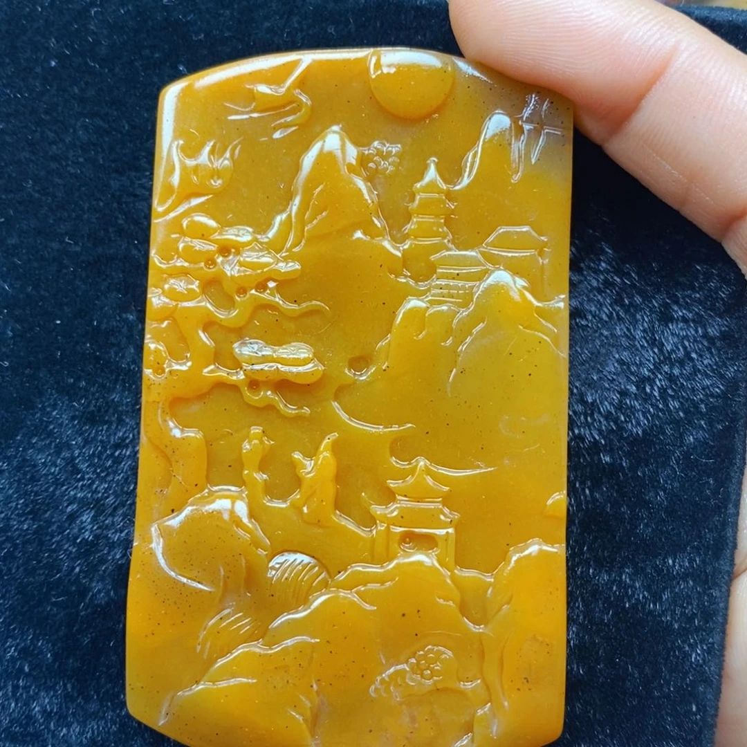 未镶嵌石英质玉（黄龙玉）颈饰