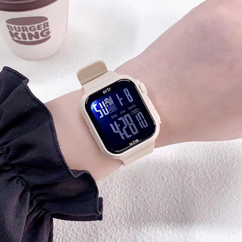 儿童手表女孩小学生只看时间初高中学生运动防水闹钟智能电子表男