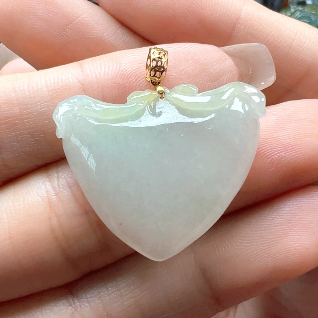 翡翠18K金镶嵌颈饰永结同心