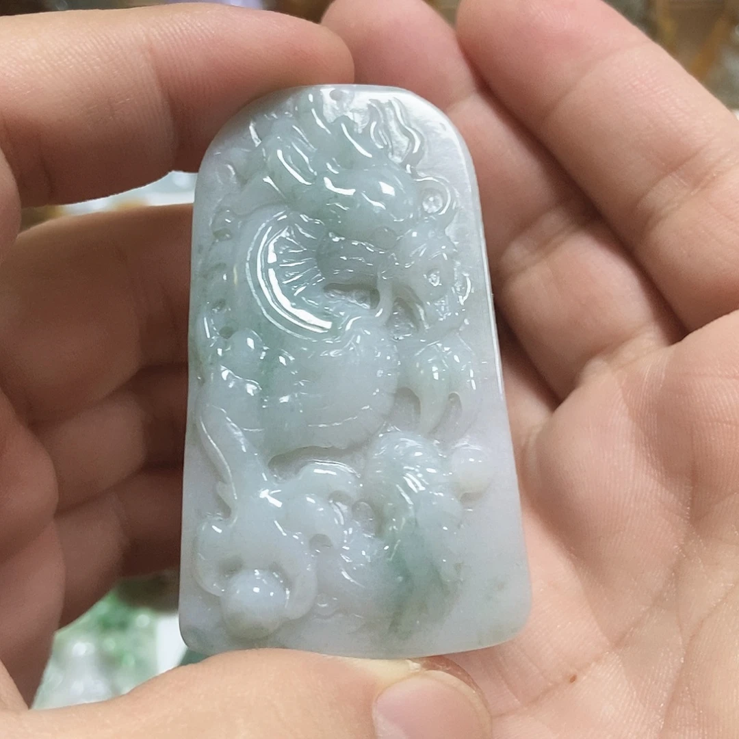 翡翠未镶嵌颈饰翡翠龙牌