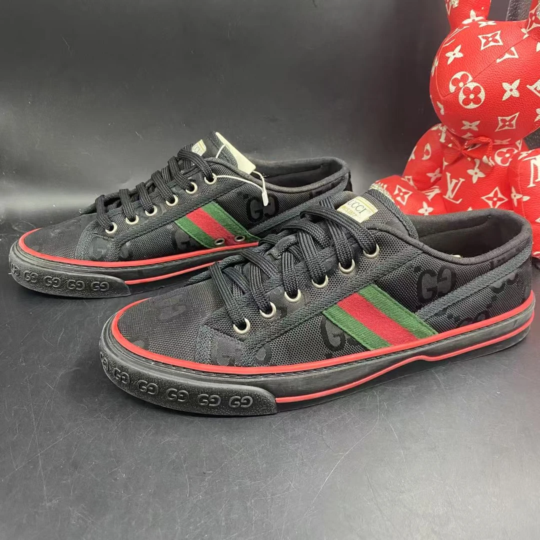 95新 GUCCI/古驰 黑色舒适时尚1977帆布板鞋41.5欧码cg043