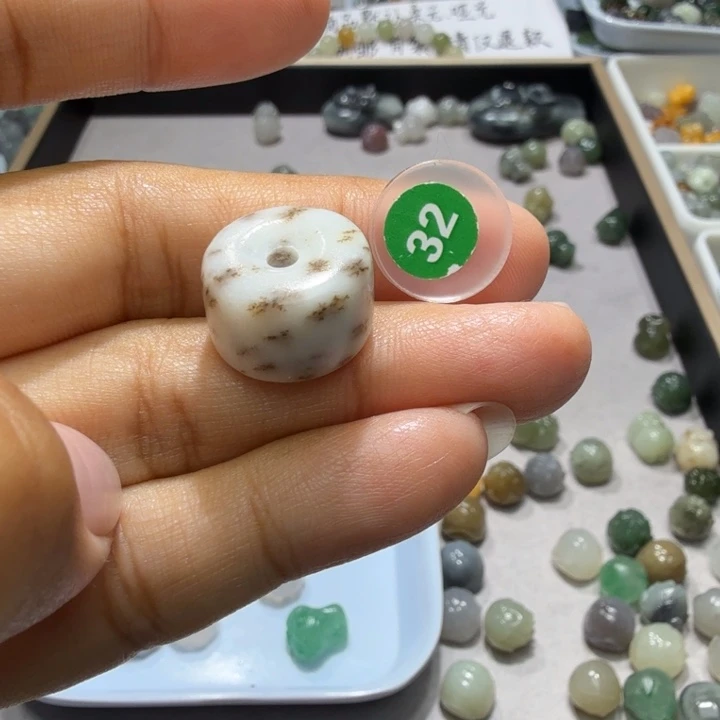 未镶嵌和田玉珠宝半成品