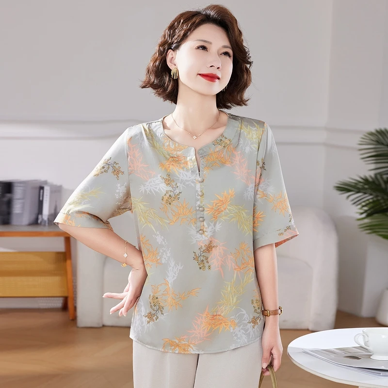 中老年妈妈装夏季洋气休闲宽松显瘦短袖T恤气质高贵V领五分袖小衫