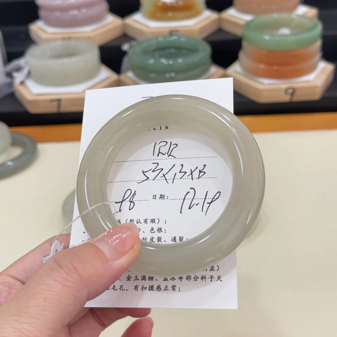 未镶嵌手镯石英质玉贝****o