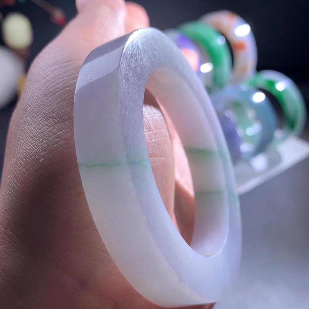 定制翡翠未镶嵌手镯