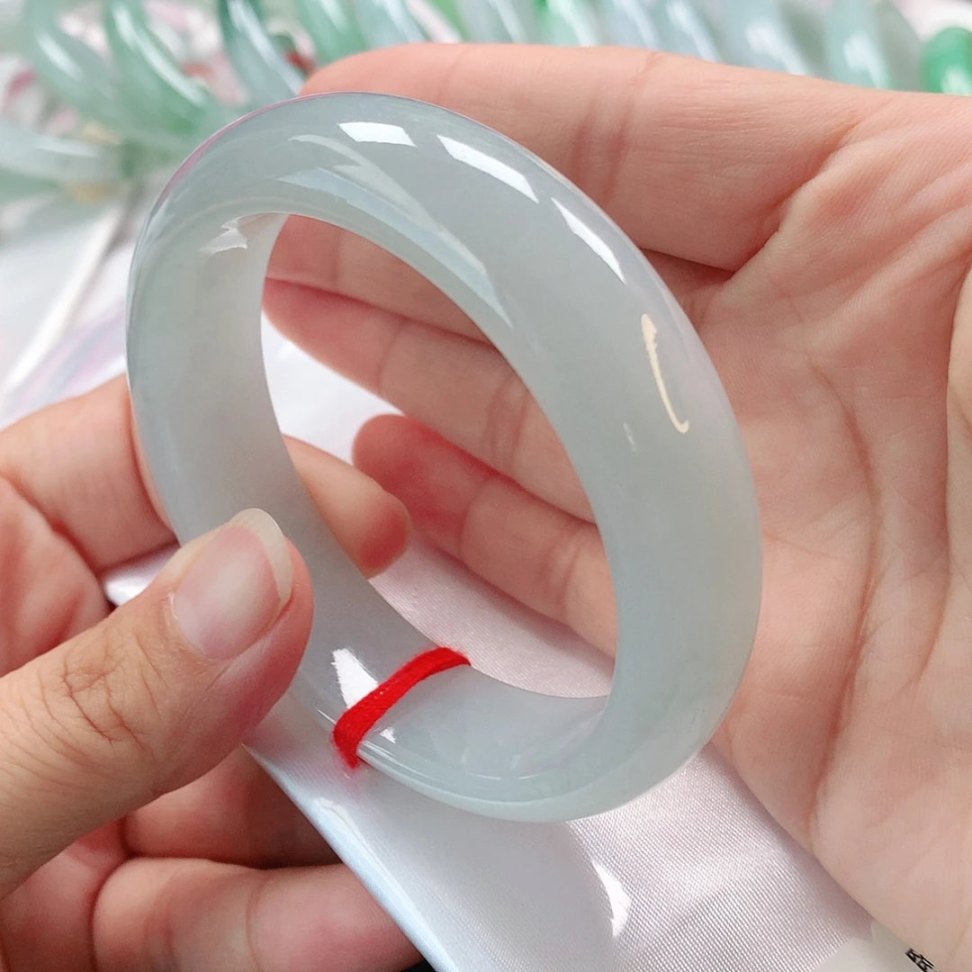 翡翠未镶嵌手镯57轮胎