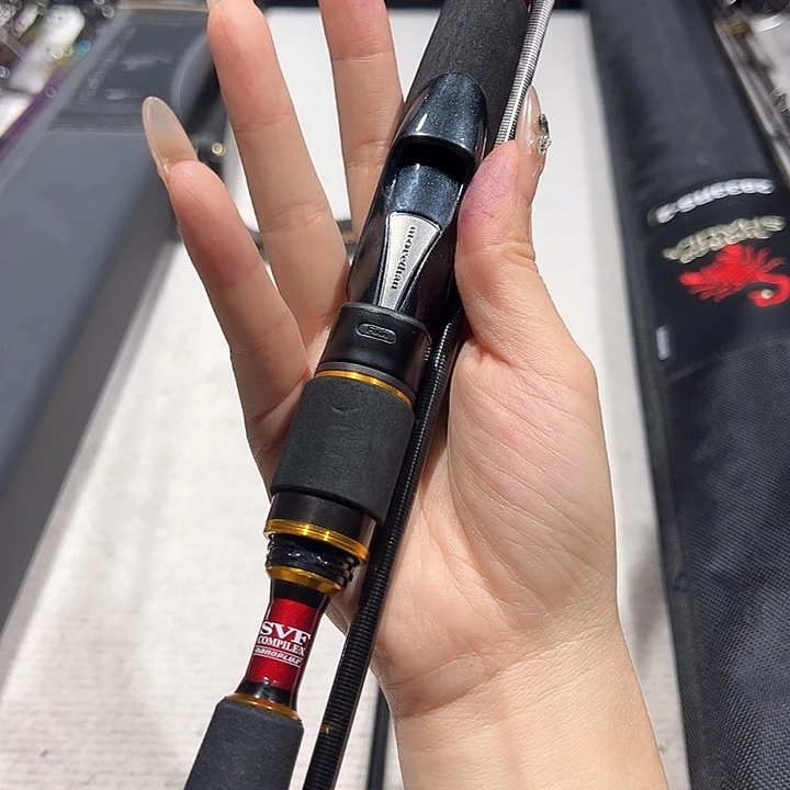 皮***皮2.4m碳素两节路亚杆