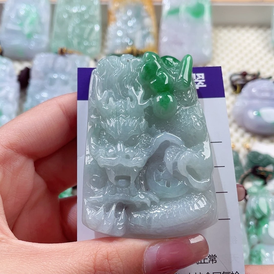 颈饰未镶嵌翡翠龙