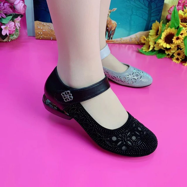 断码舒适镂空透气单鞋软底魔术贴真软皮激光烫钻洞洞鞋女士凉鞋