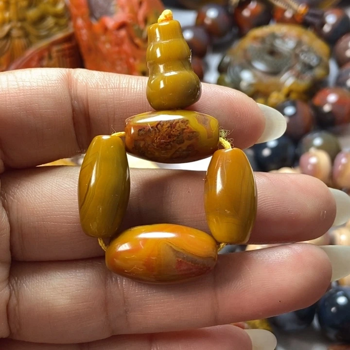 未镶嵌颈饰玛瑙/玉髓战国红