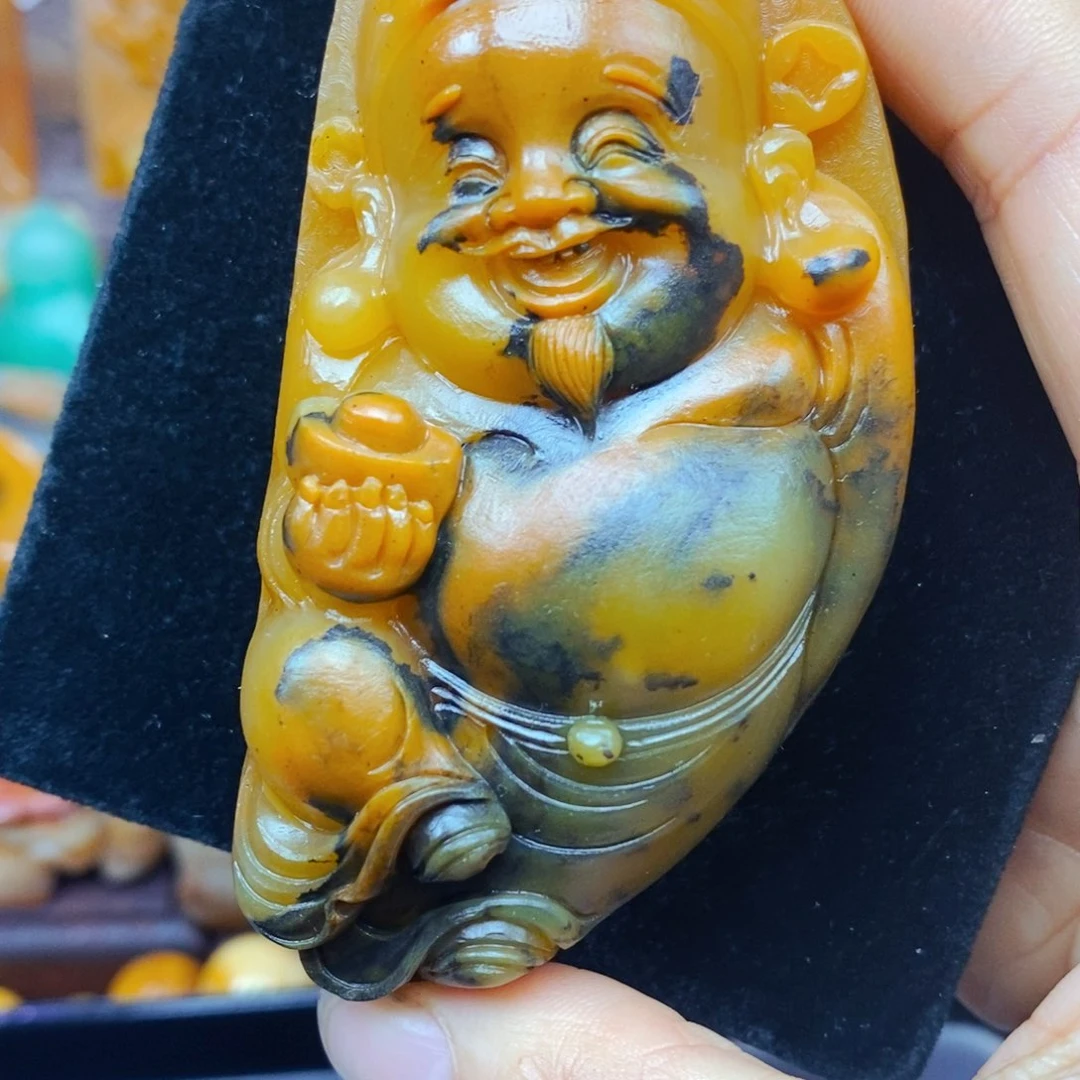 未镶嵌石英质玉（黄龙玉）颈饰