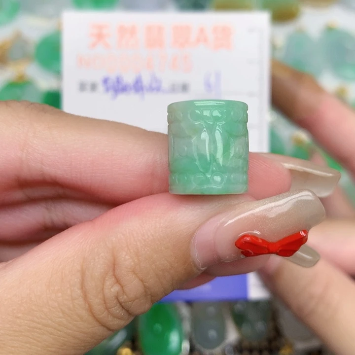 颈饰未镶嵌翡翠路路桶