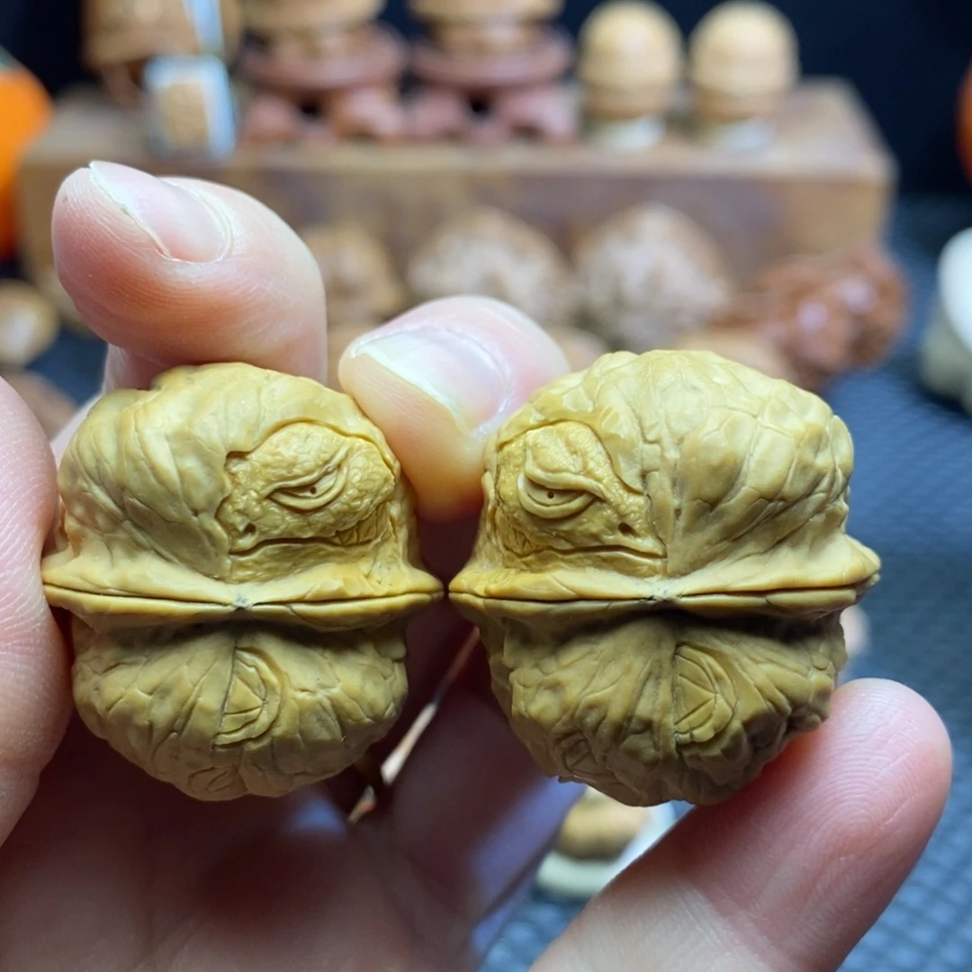 手串/手链核桃铁核桃雕刻锐变金蟾