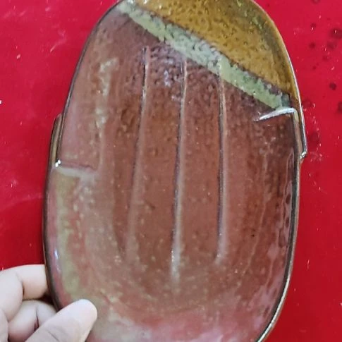 瓷片瓷片，各种摆件，均有瑕疵。沙锅！