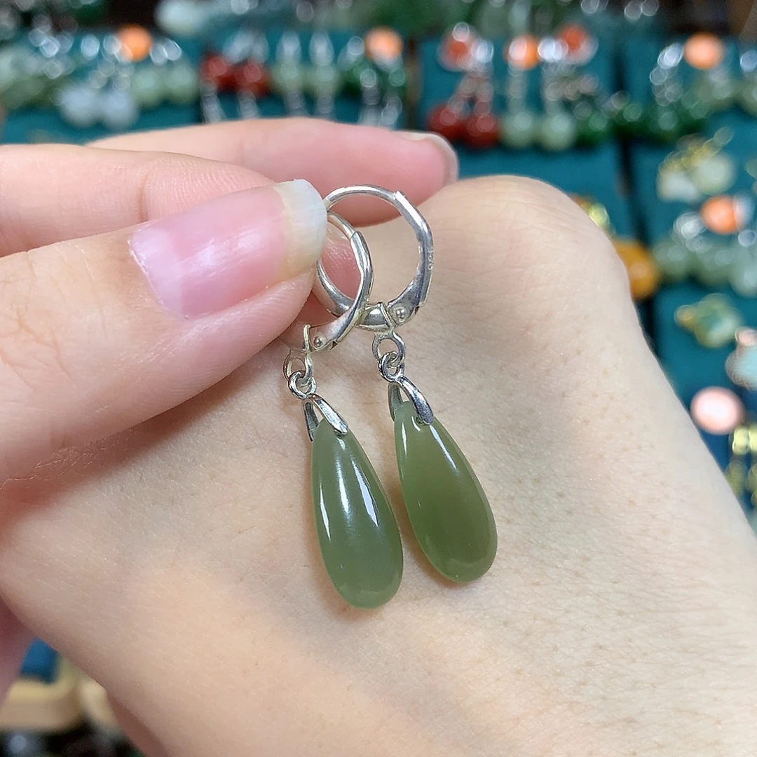 和田玉银S925镶嵌耳饰水滴卡18左右