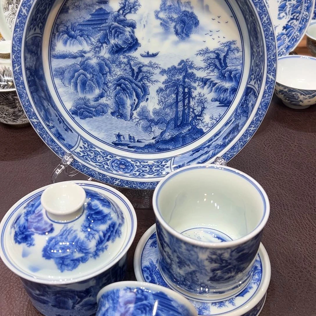 摆件景德镇市和上海浦东国际机场的