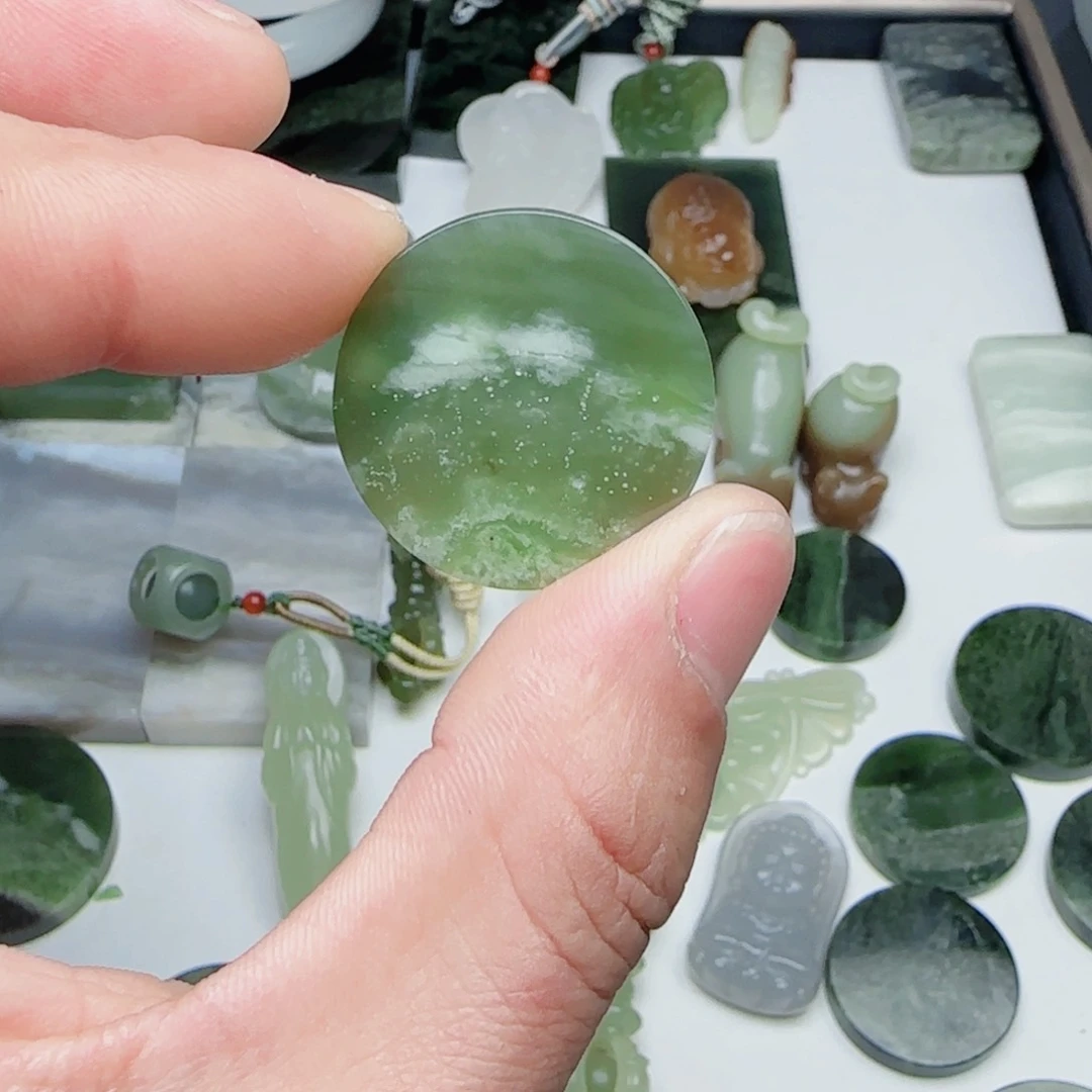 和田玉颈饰未镶嵌刘*萍