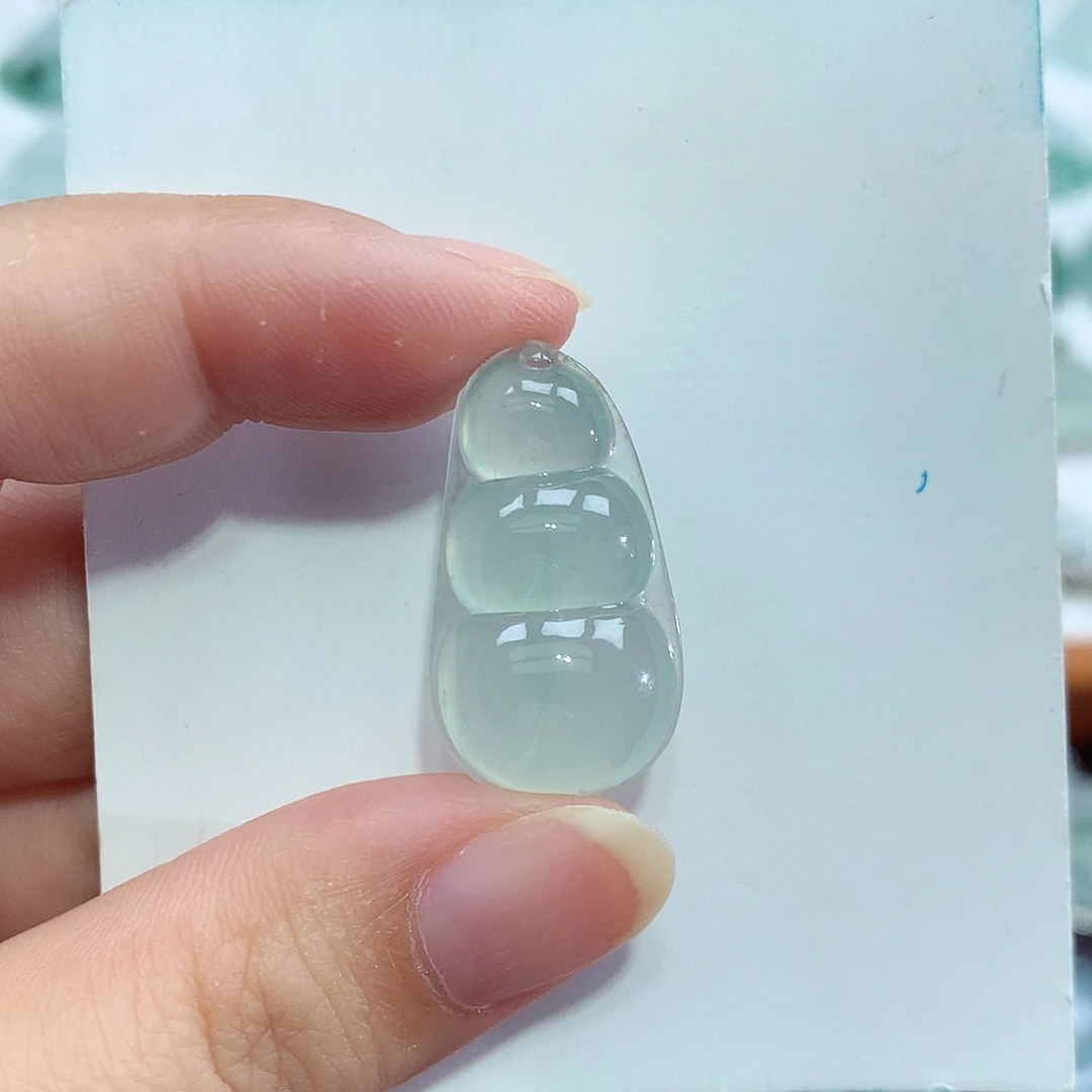 翡翠未镶嵌颈饰豆