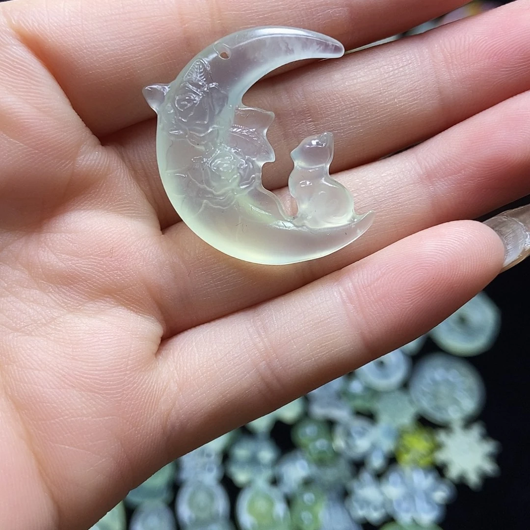 蛇纹石玉未镶嵌颈饰