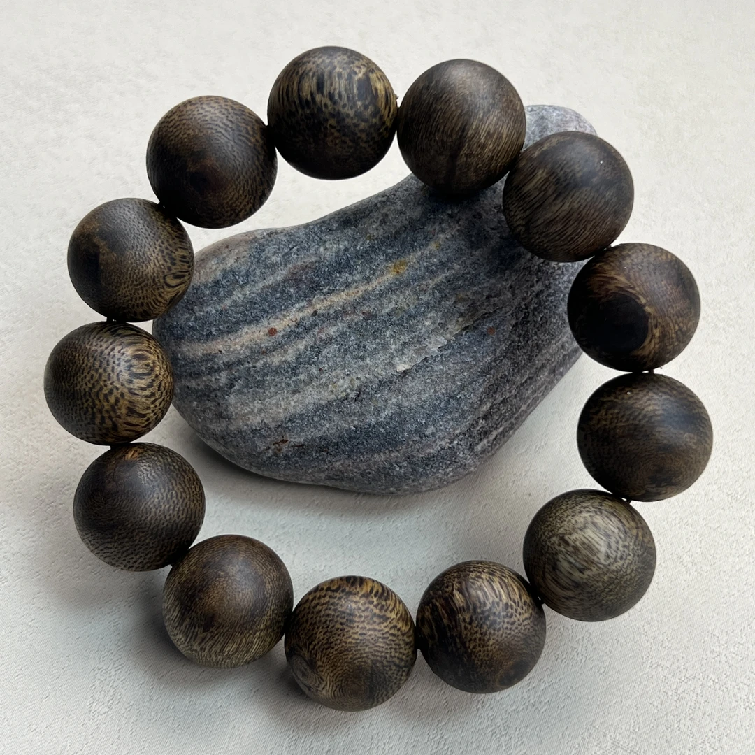 YH-044378海南乌身满结油沉香1.8单圈约21g