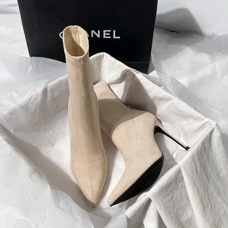 裸色高跟短靴女2024秋冬新款气质尖头细跟法式优雅绒面弹力瘦瘦靴