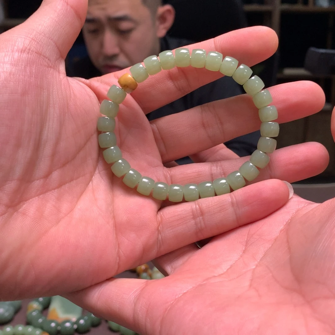 岫岩河磨玉（透闪石质玉）未镶嵌手链