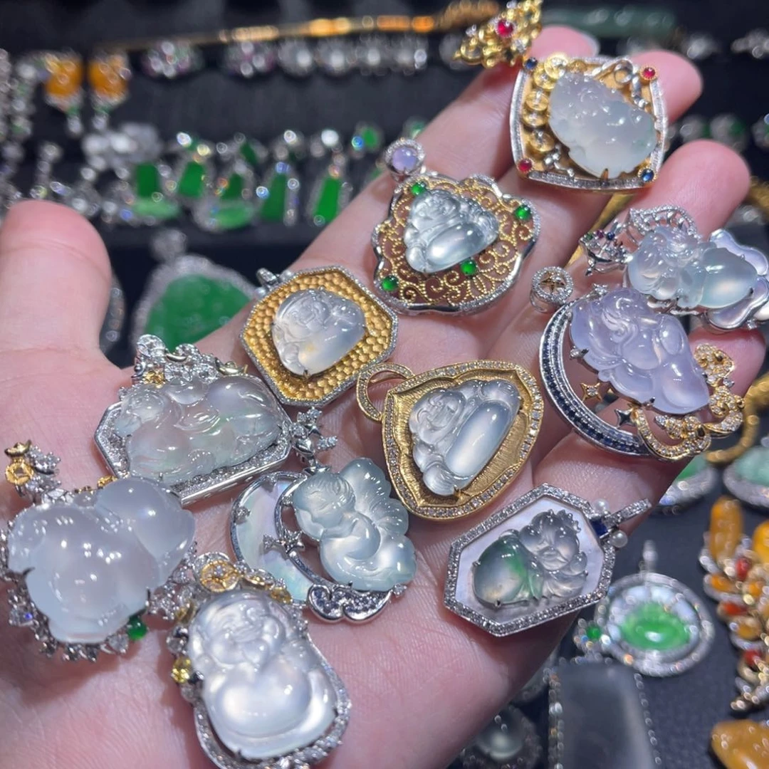 翡翠吊坠(不含链)18K金镶嵌设计款吊坠