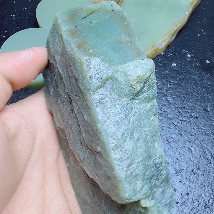 和田玉（糖玉）未镶嵌珠宝奇石