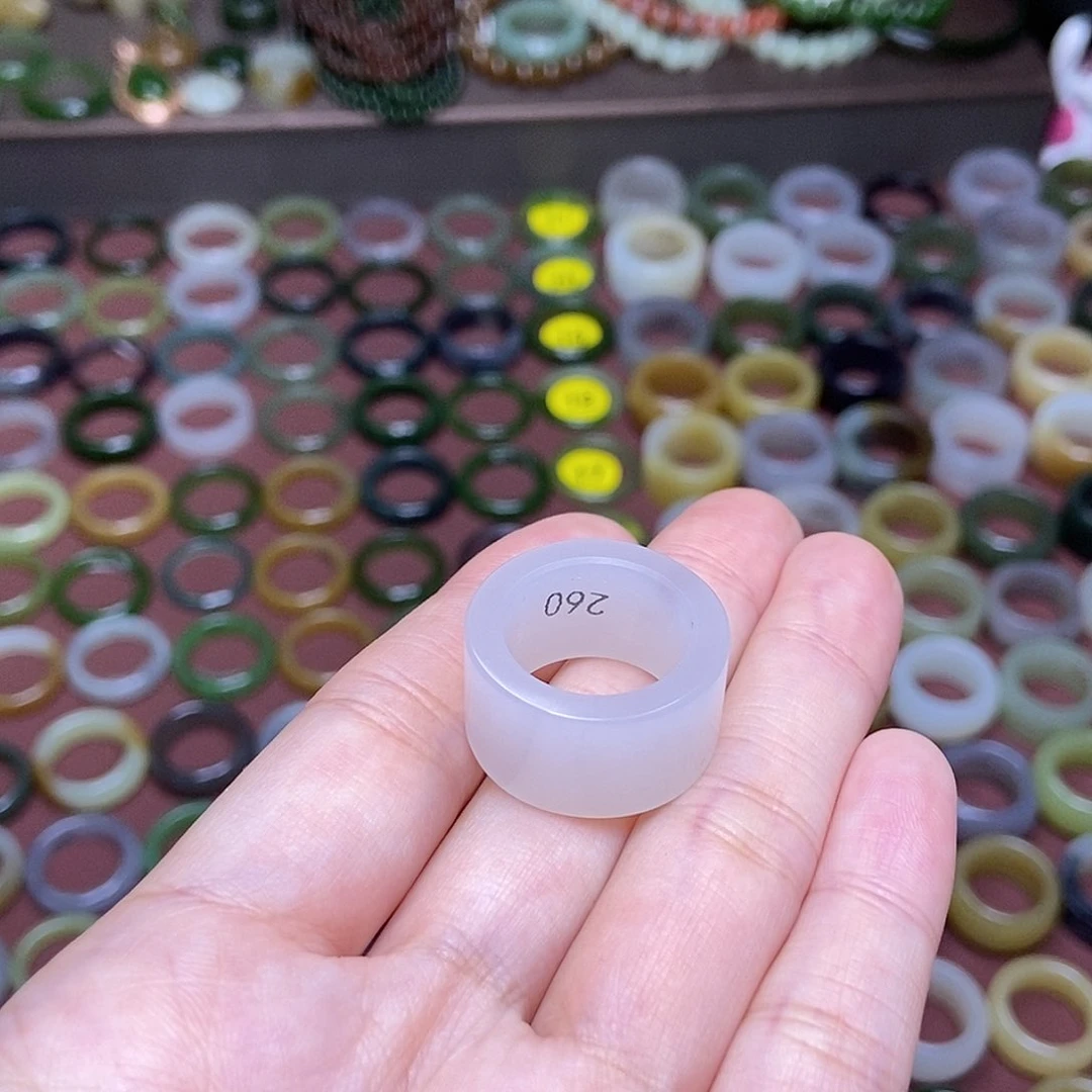 和田玉戒指未镶嵌汤***?