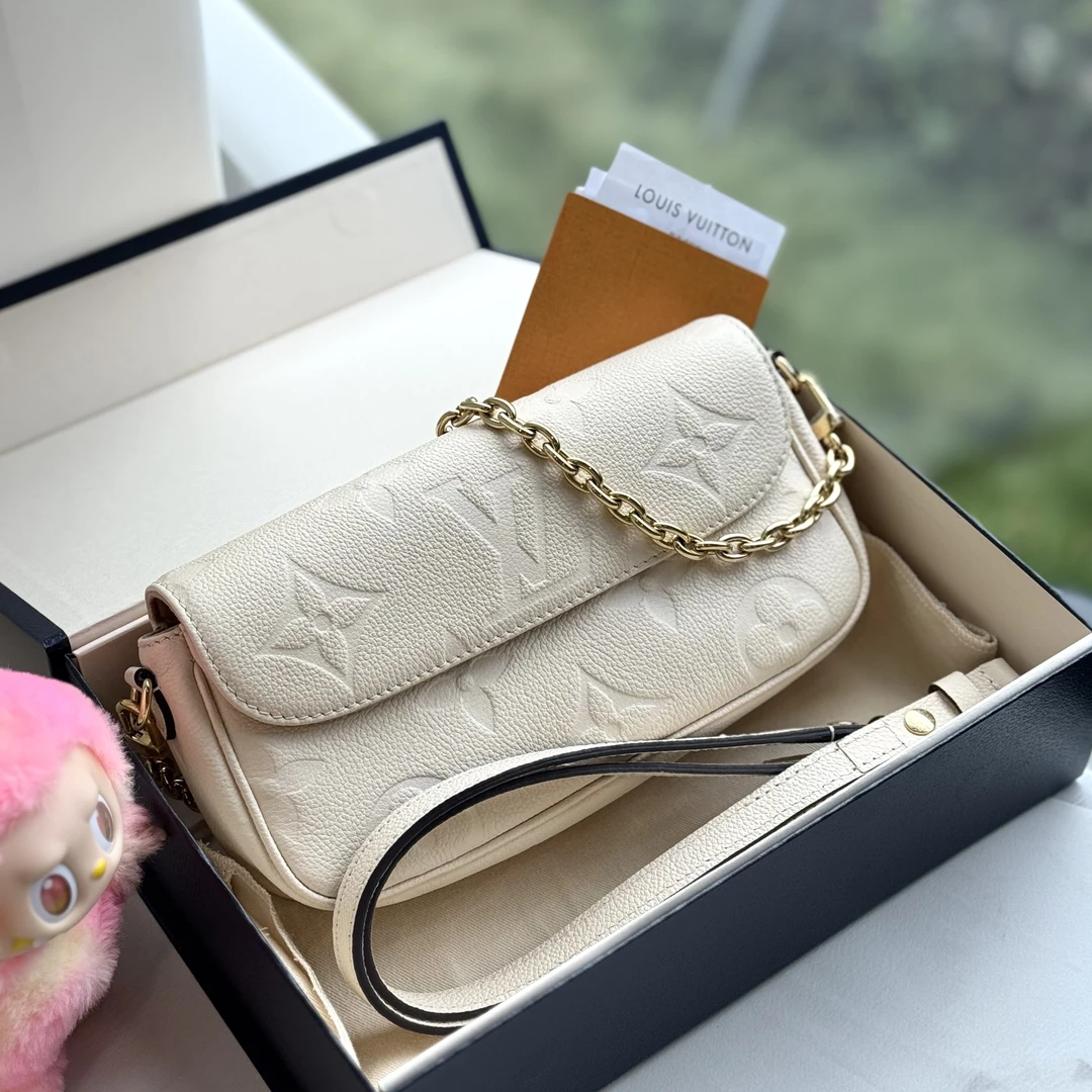 99新 LouisVuitton/路易威登 全皮奶油白压纹大老花Ivy腋下单肩包