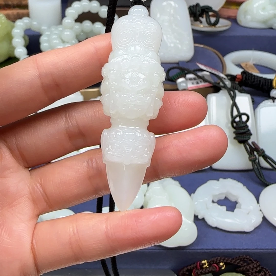 风***吹和田玉未镶嵌挂件