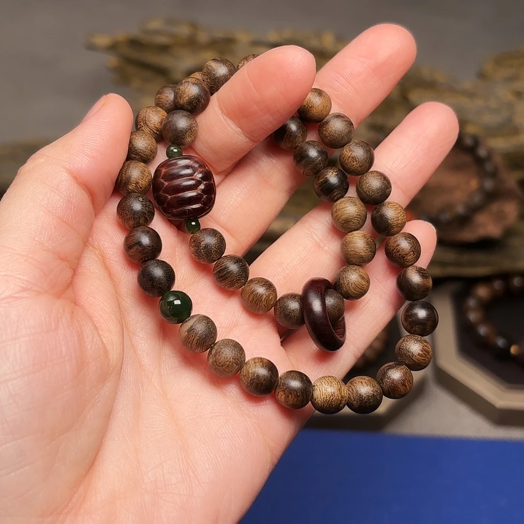 沉香手串越南芽庄绿棋楠瘤疤0.8设计➕紫檀木雕设计