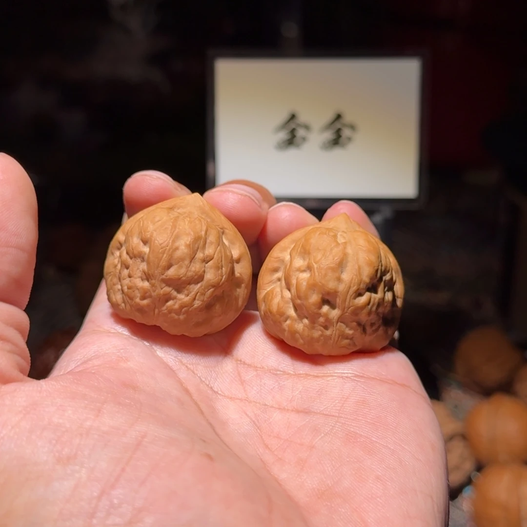 核桃把件1394古蟾，尺寸34 36 31