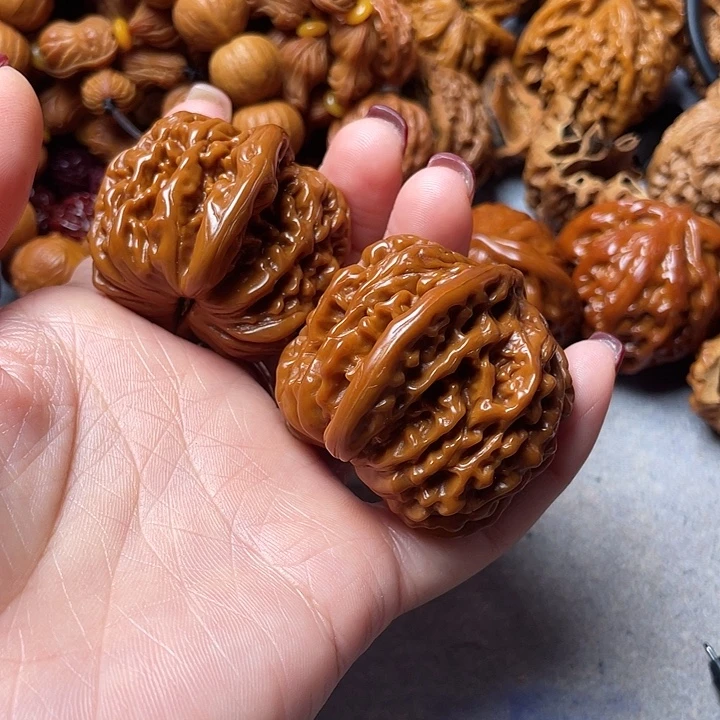 上***何吊坠文玩核桃四座楼