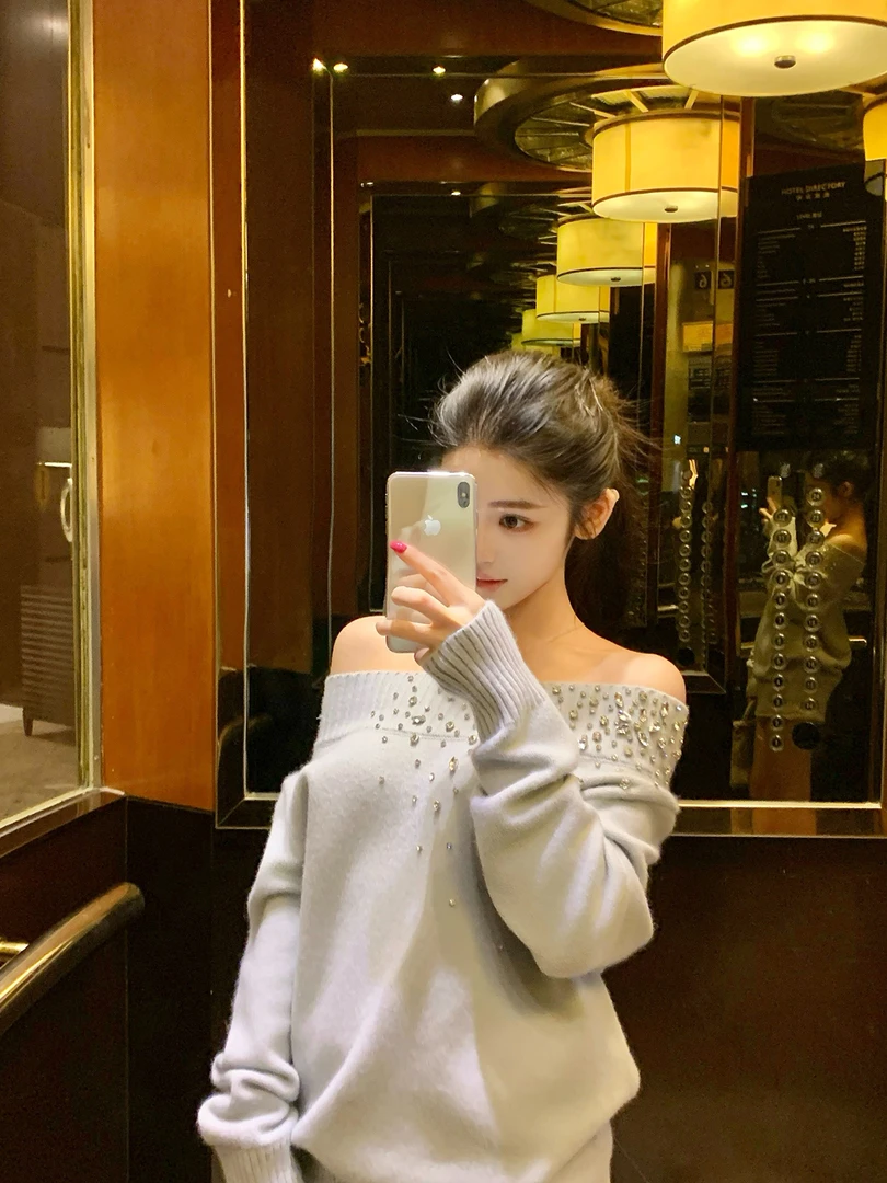 【鎏星碎片】秋季新款精致高级感气质一字肩带钻中领毛衣显瘦短裤女