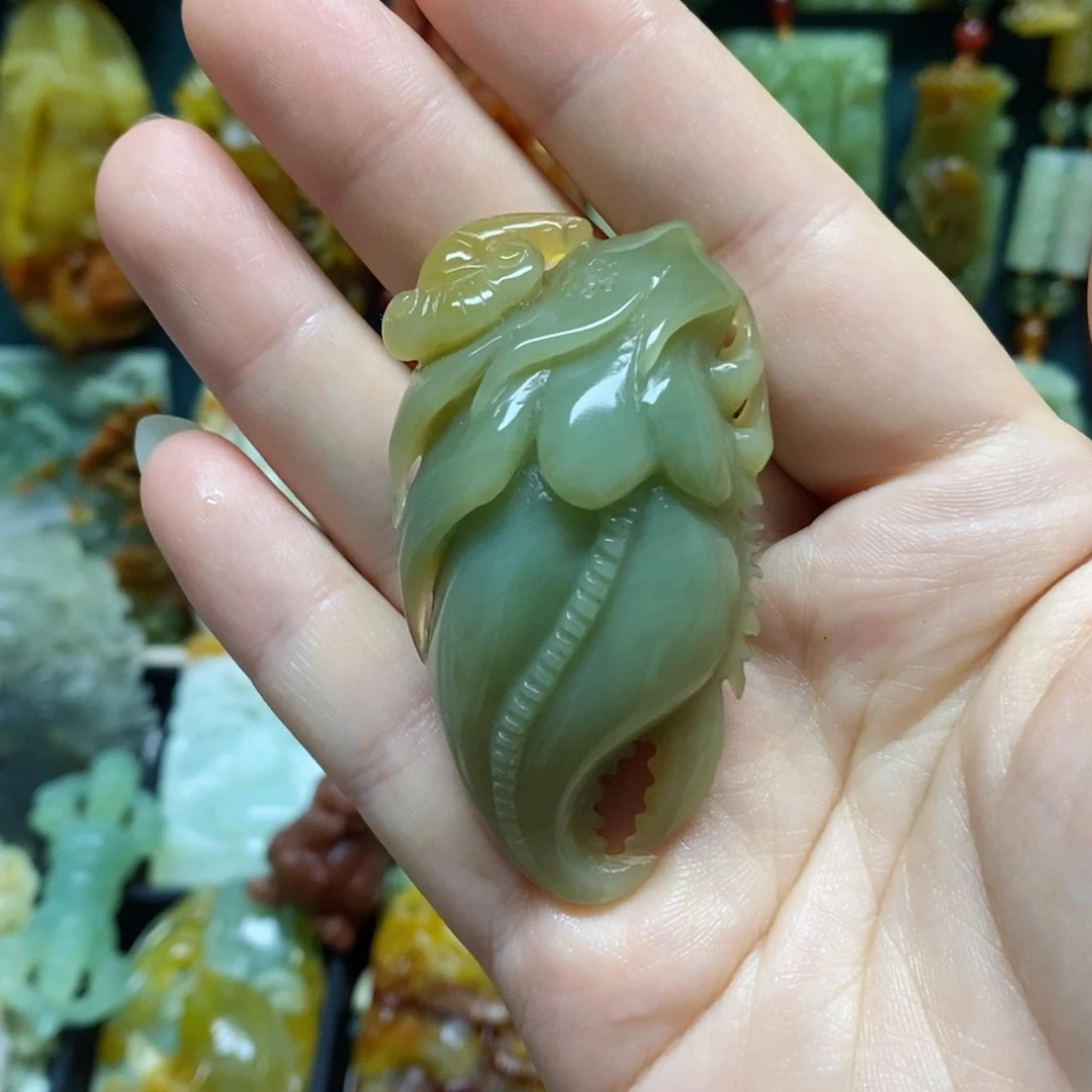 岫玉未镶嵌吊坠(赠链)