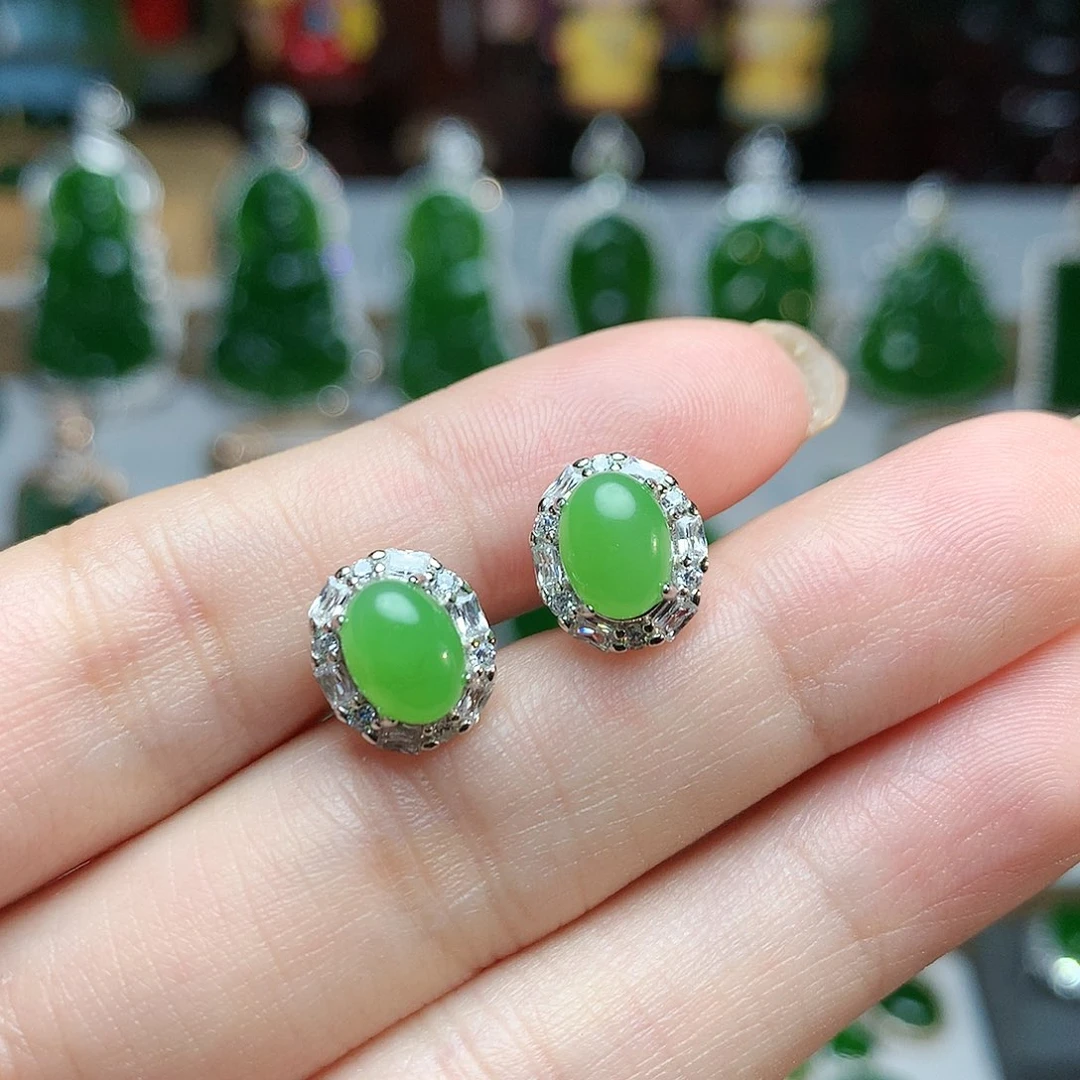 未镶嵌和田玉（碧玉）耳饰乌兰乌德苹果绿