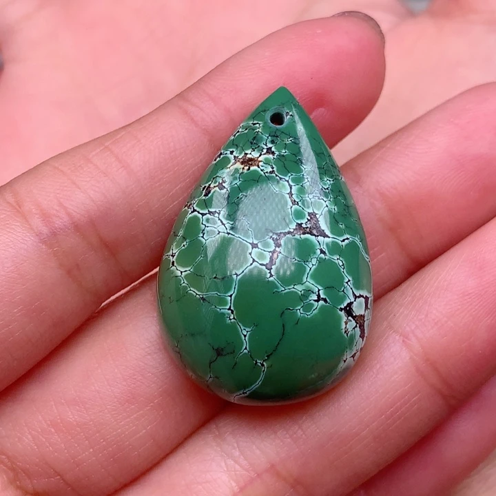 绿松石颈饰未镶嵌