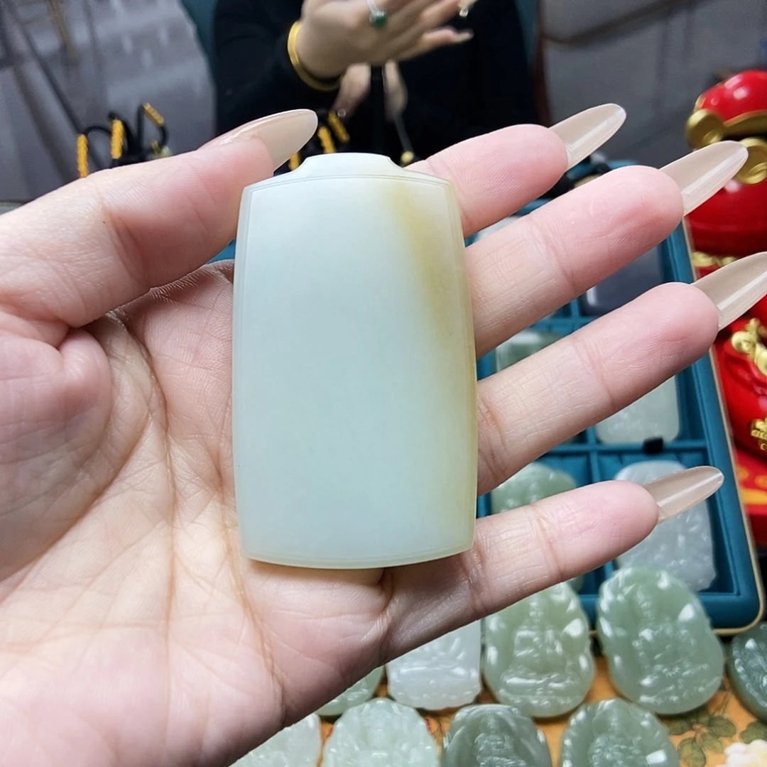 和田玉（糖玉）颈饰未镶嵌崂***生