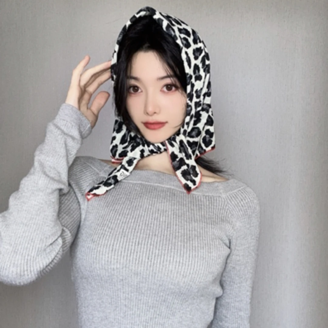 韩国小众新款搭配 复古时髦豹纹方巾春秋季百搭丝巾女头巾
