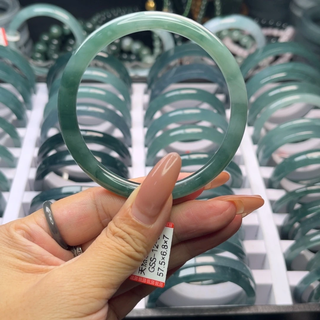 翡翠未镶嵌手镯翡翠