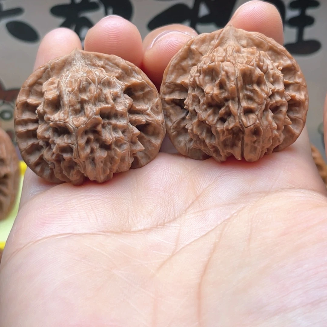 文玩核桃吊坠37野生雀舌