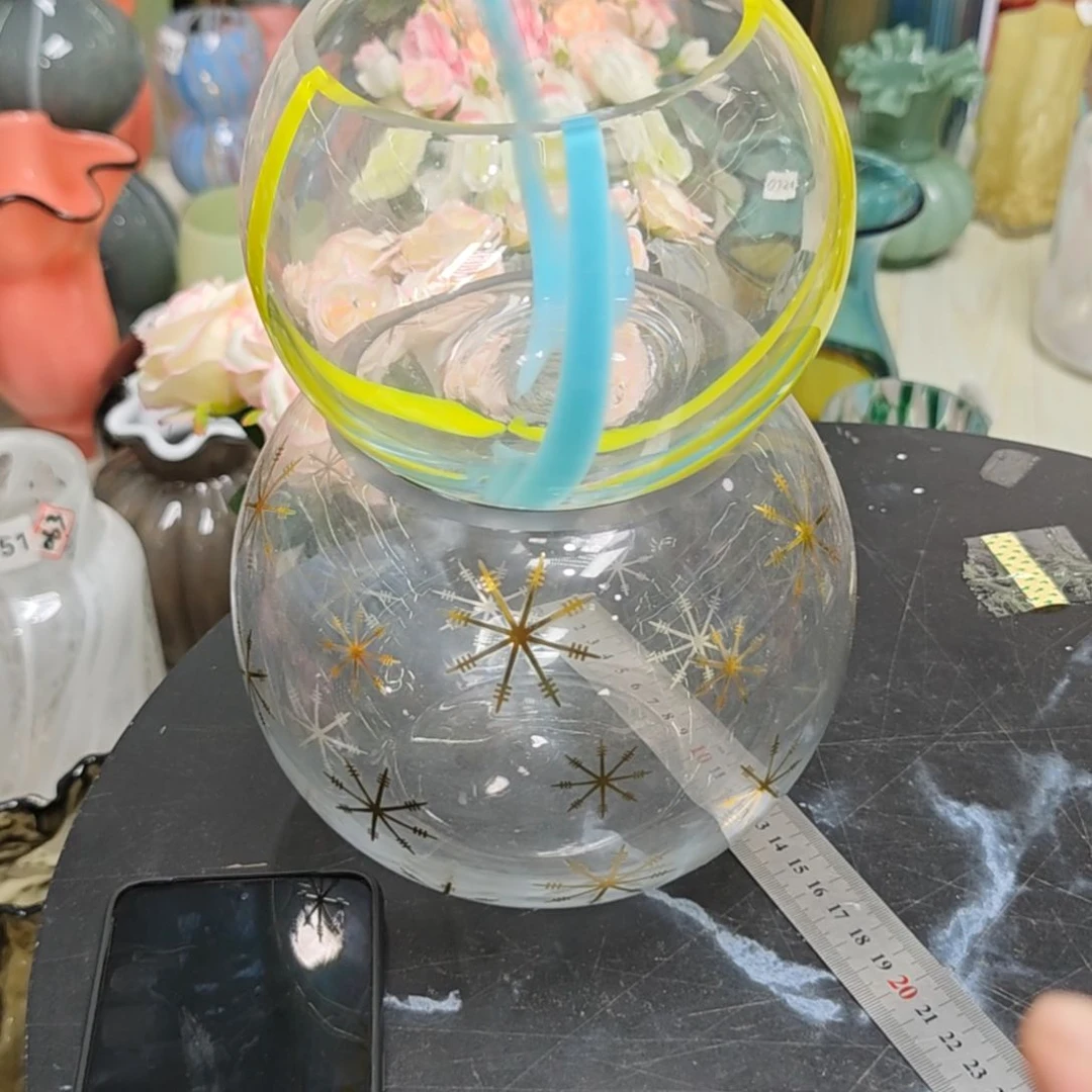 两个花瓶玻璃花瓶