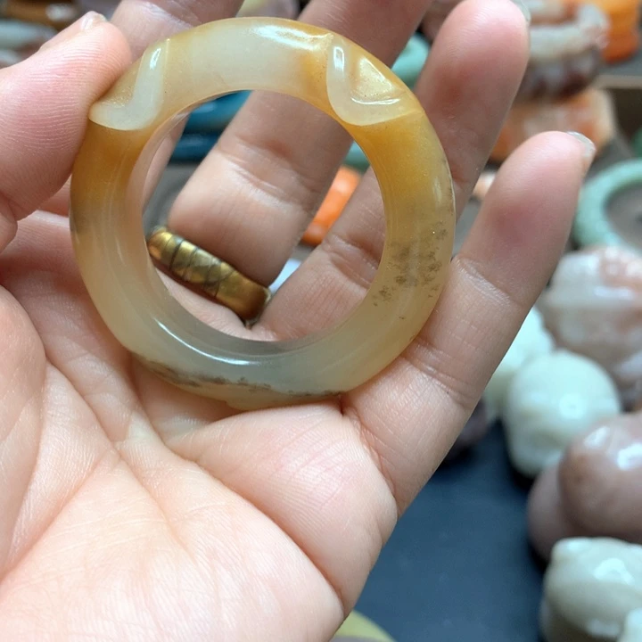 石英质玉（黄龙玉）合金颈饰