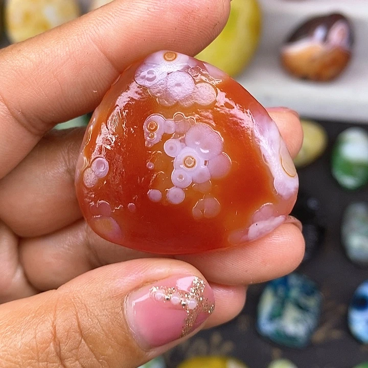 三角形饰品无孔奇石